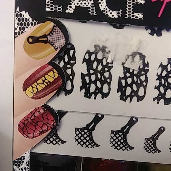 3 Fing'rs Nail Art Kits.  Get Spotted, So Sequins, and Lace-up. All 3 just $15 - Picture 5 of 8
